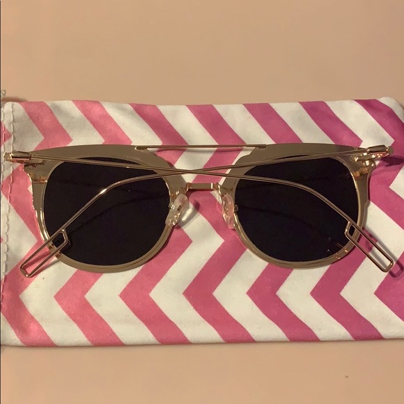 ❌SOLD❌2/$10 Rose Gold Reflective Sunglasses - Picture 2 of 4